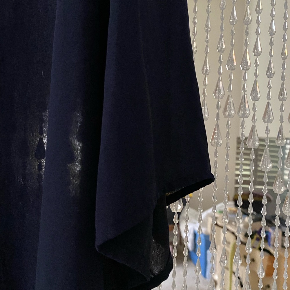A VITTADINI NAVY ROLL TAB BLOUSE - Picture 4 of 5